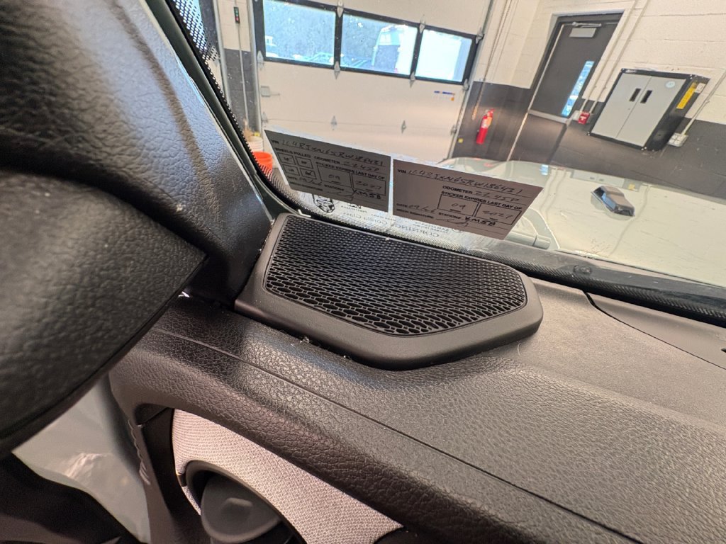 Used 2024 Jeep Wrangler Unlimited AWD/4WD image 33