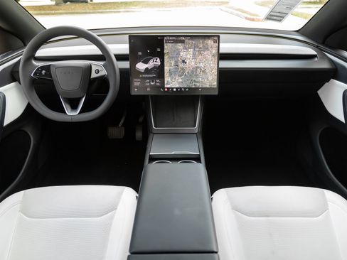 Used 2026 Tesla Model Y Long Range AWD/4WD image 12