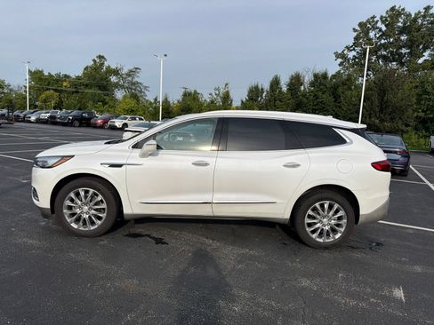 Used 2020 Buick Enclave Premium w/ Sun and Sites Package FWD image 4