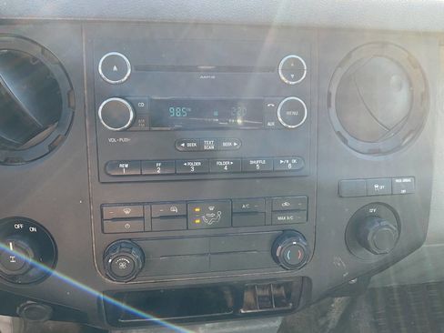 Used 2015 Ford F250 XL w/ Power Equipment Group image 22