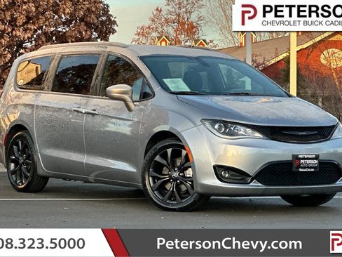 Used 2019 Chrysler Pacifica Touring Plus w/ S Appearance Package image 1