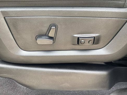 Used 2026 RAM 2500 Big Horn AWD/4WD image 25