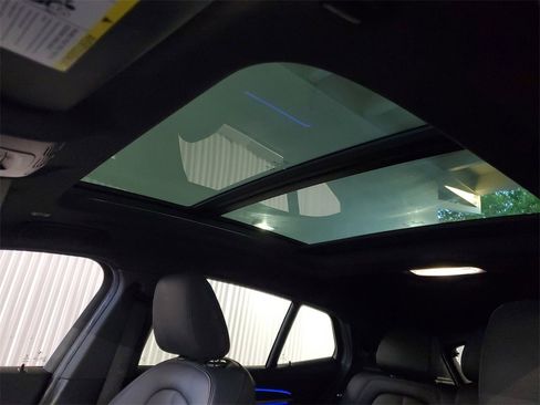 Used 2020 BMW X2 sDrive28i w/ Convenience Package image 10