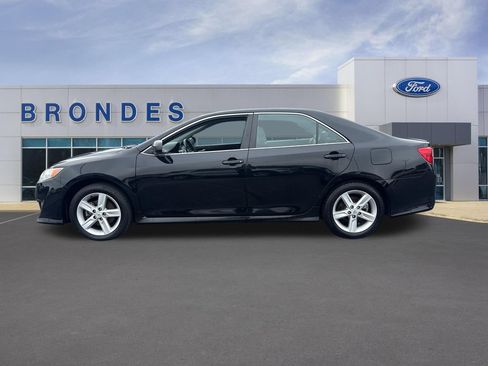 Used 2012 Toyota Camry SE FWD image 1