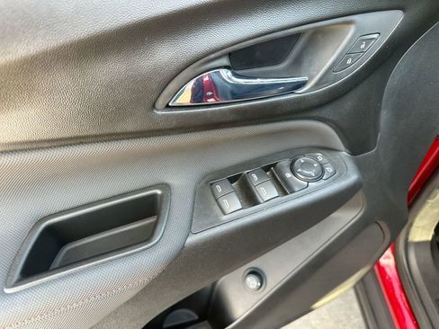 Used 2022 Chevrolet Equinox RS image 13