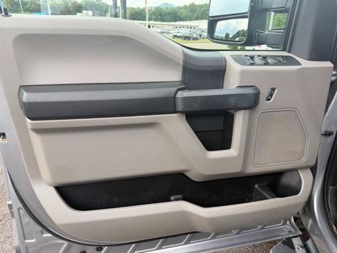 Used 2022 Ford F250 XL w/ STX Appearance Package AWD/4WD image 9