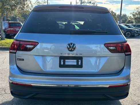 Used 2022 Volkswagen Tiguan SE image 5
