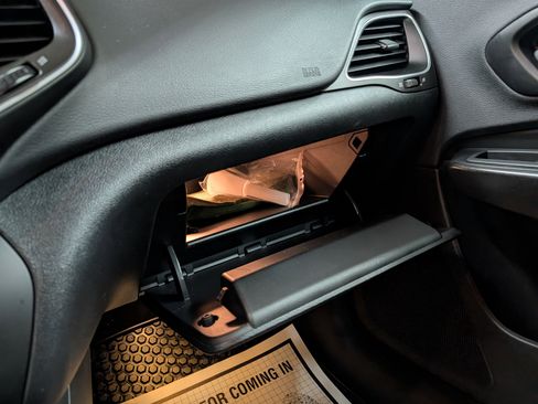 Used 2019 Jeep Cherokee Trailhawk w/ Comfort/Convenience Group image 22