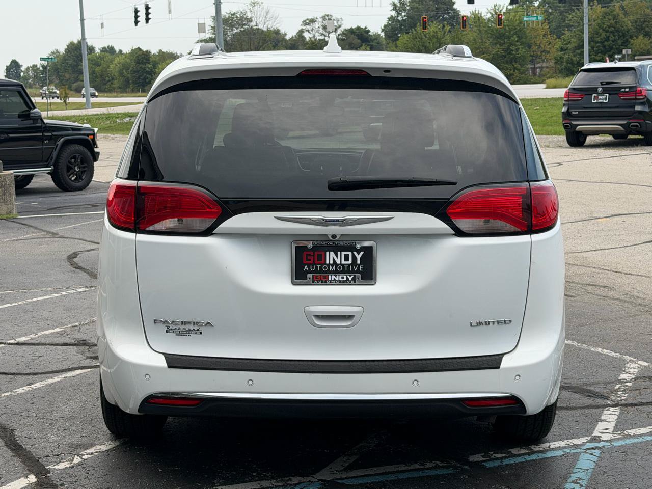 Used 2020 Chrysler Pacifica Limited FWD image 4