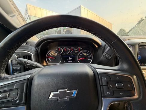 Used 2021 Chevrolet Silverado 1500 LT Trail Boss w/ Convenience Package II AWD/4WD image 10