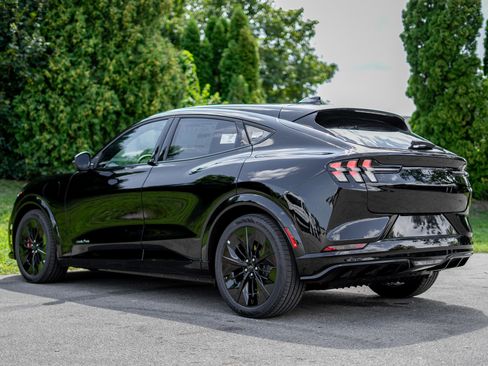 New 2025 Ford Mustang Mach-E GT image 7