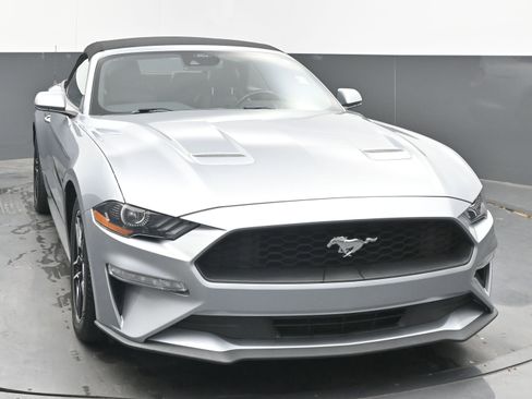 Used 2023 Ford Mustang Premium image 3