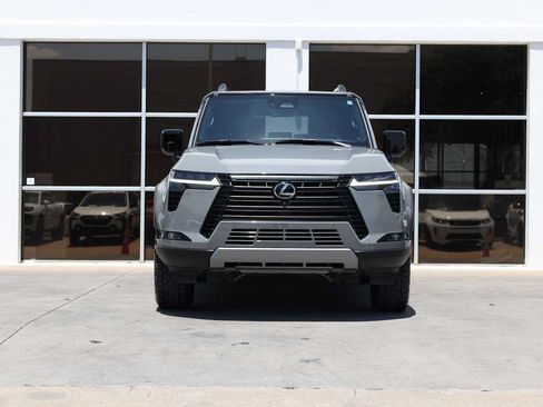 Used 2024 Lexus GX 550 AWD/4WD image 5