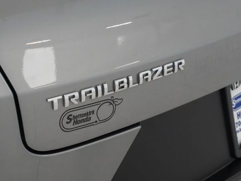 Used 2023 Chevrolet TrailBlazer LT w/ Convenience Package FWD image 10