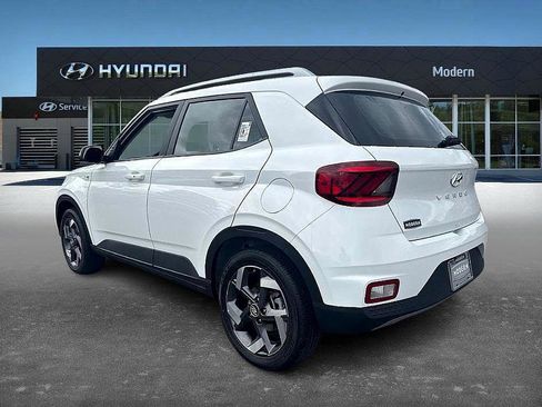 New 2026 Hyundai Venue SEL image 4