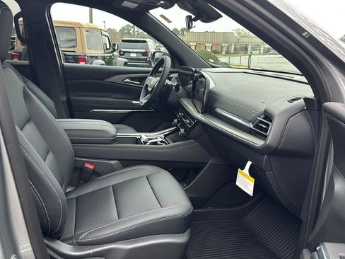 New 2026 Chevrolet Traverse LT image 10