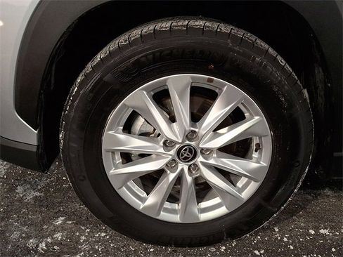 Certified 2025 Toyota Corolla Cross LE image 8