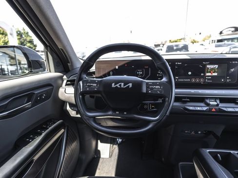 Used 2024 Kia EV9 Wind AWD/4WD image 24