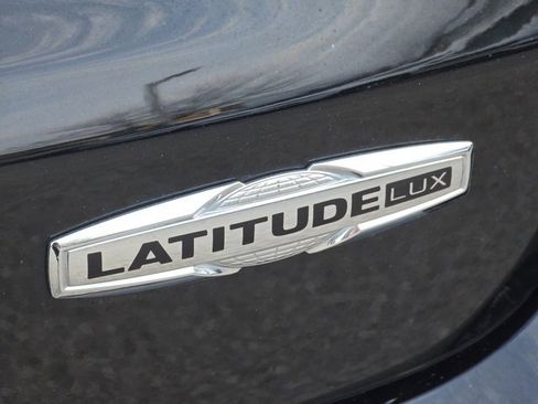 Used 2022 Jeep Compass Latitude image 18