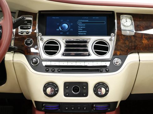 Used 2013 Rolls-Royce Ghost RWD image 33