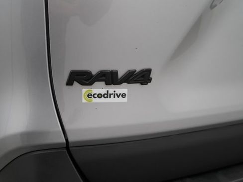 Used 2022 Toyota RAV4 LE image 75