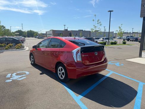 Used 2014 Toyota Prius Four FWD image 7