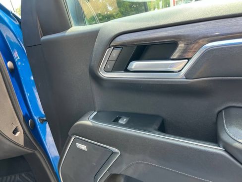 Used 2022 Chevrolet Silverado 1500 LTZ w/ LTZ Convenience Package II AWD/4WD image 40