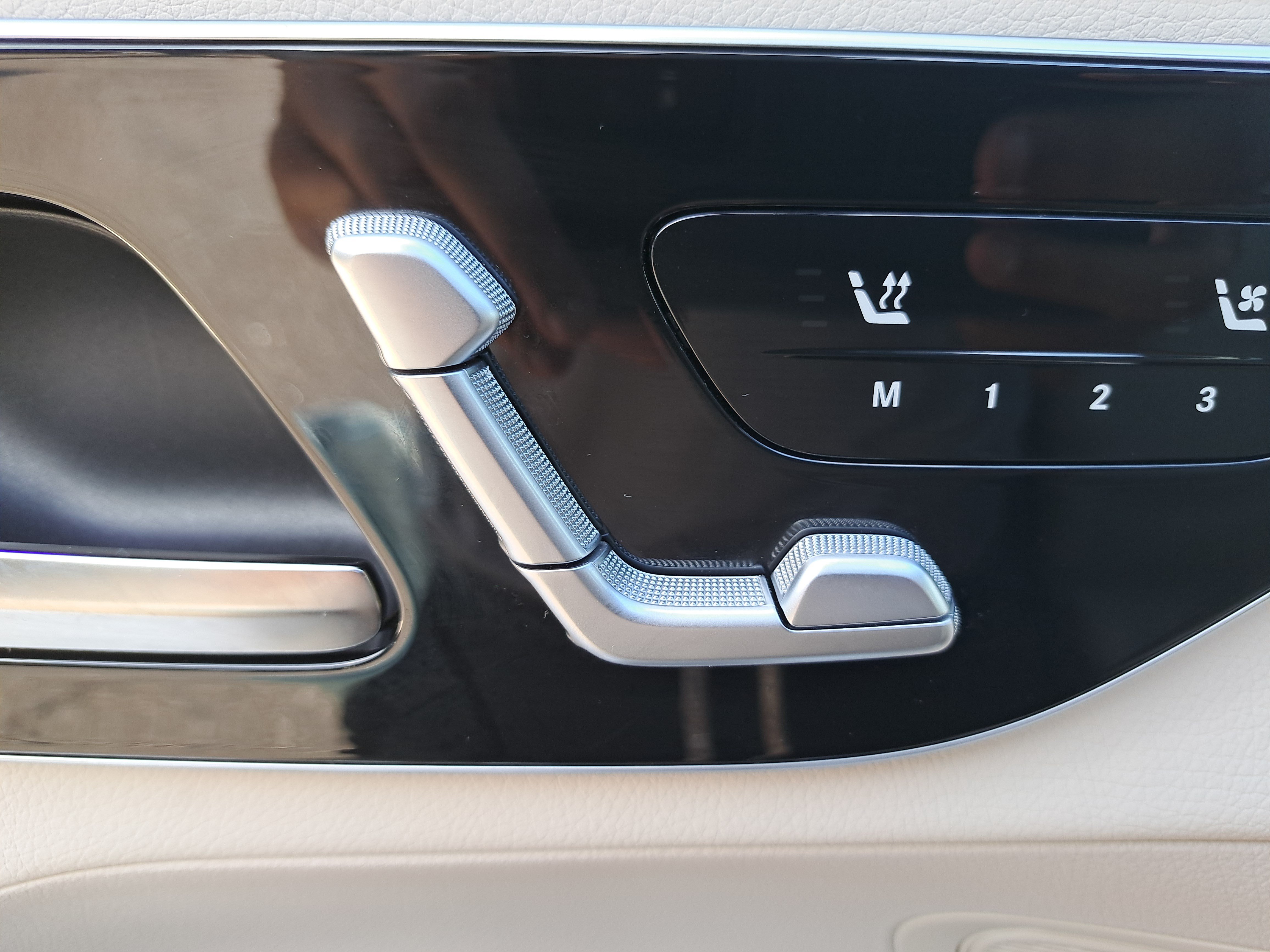 Used 2026 Mercedes-Benz GLC 300 4MATIC image 29