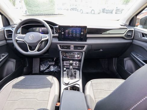 New 2026 Volkswagen Taos SE AWD/4WD image 16