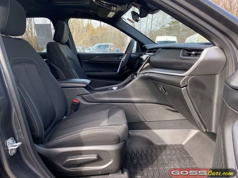 Certified 2025 Jeep Grand Cherokee Laredo X w/ Luxury Tech Group I image 6