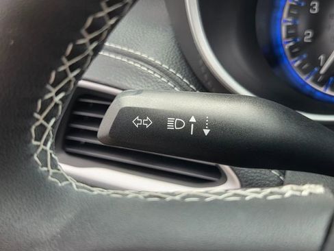 New 2026 Chrysler Pacifica Select FWD image 32