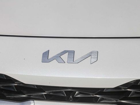 Used 2023 Kia Forte LXS FWD image 5