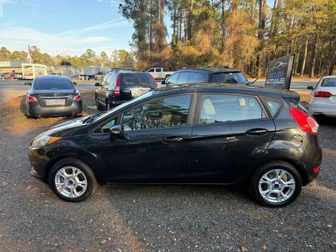 Used 2015 Ford Fiesta SE image 3