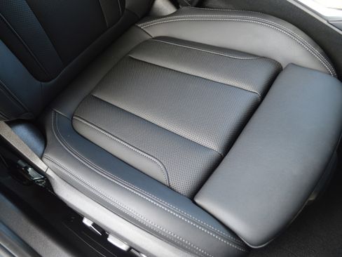 Certified 2025 BMW 330i Sedan RWD image 38