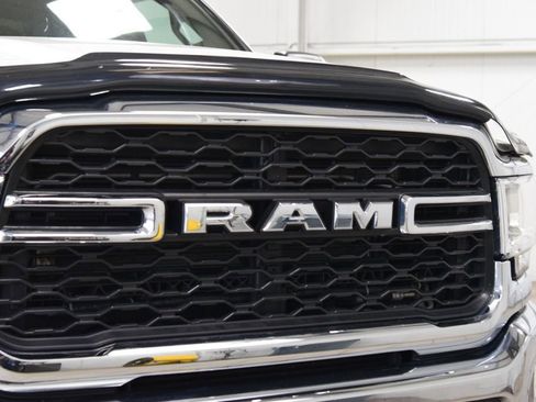 Used 2022 RAM 2500 Tradesman w/ Chrome Appearance Group AWD/4WD image 6