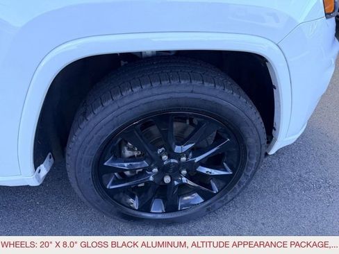 Certified 2022 Jeep Grand Cherokee Laredo X image 7