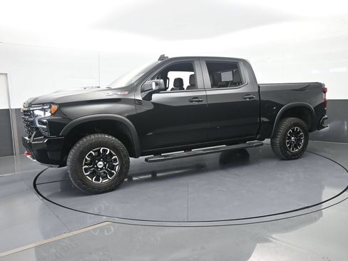 Used 2025 Chevrolet Silverado 1500 ZR2 w/ Technology Package AWD/4WD image 2