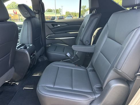 Used 2026 Chevrolet Traverse LT w/ Driver Confidence Package FWD image 20