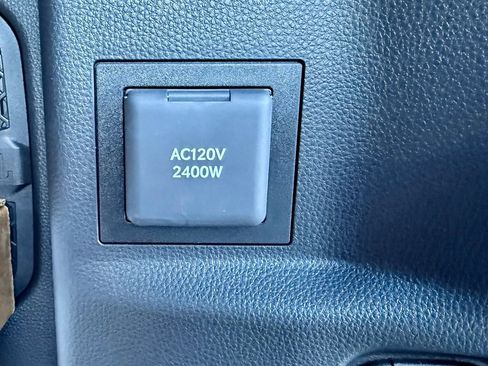 Used 2025 Toyota 4Runner Trailhunter image 17