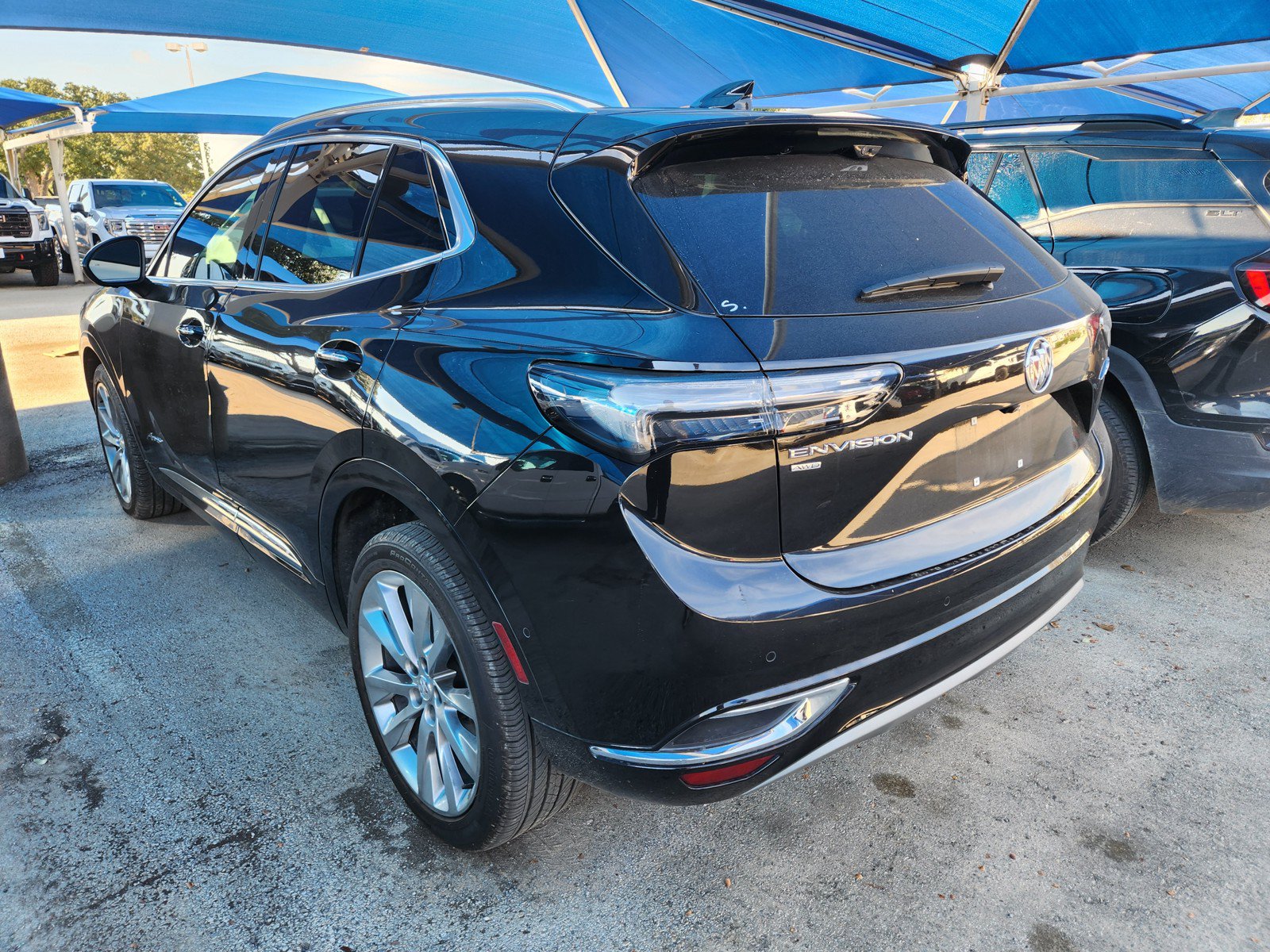 Used 2023 Buick Envision Avenir AWD/4WD image 3