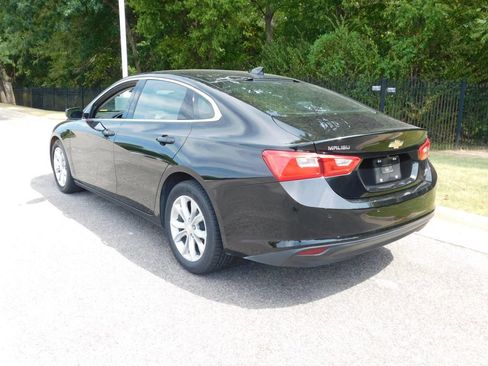 Used 2025 Chevrolet Malibu LT FWD image 3