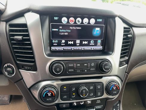 Used 2018 Chevrolet Suburban Premier AWD/4WD image 20