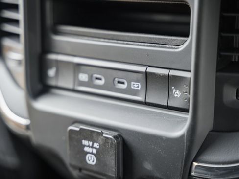 New 2026 RAM 3500 Laramie AWD/4WD image 39