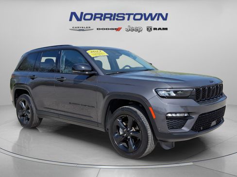 Certified 2023 Jeep Grand Cherokee Limited w/ Luxury Tech Group II image 1