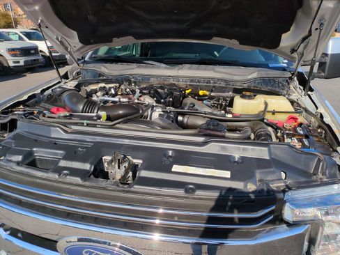 Used 2019 Ford F250 Lariat w/ Lariat Value Package image 32