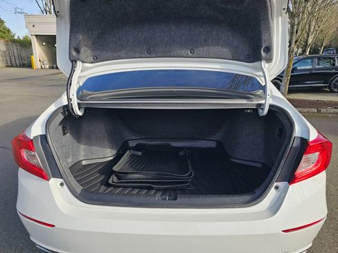 Used 2018 Honda Accord LX image 16