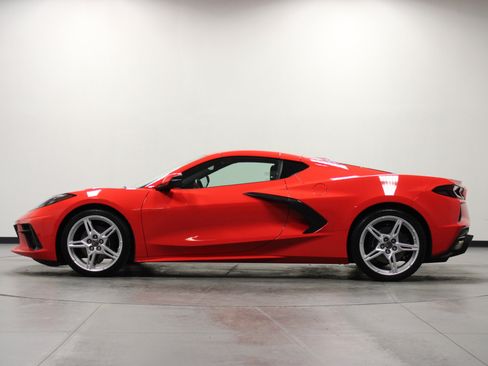 Used 2025 Chevrolet Corvette Stingray Coupe w/ 1LT RWD image 7