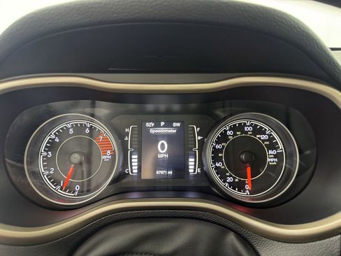 Used 2016 Jeep Cherokee Latitude image 9