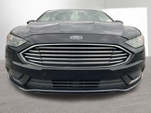 Used 2017 Ford Fusion SE w/ Fusion SE Technology Package FWD image 32