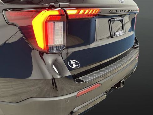 Used 2025 Ford Explorer ST-Line w/ Premium Package image 39